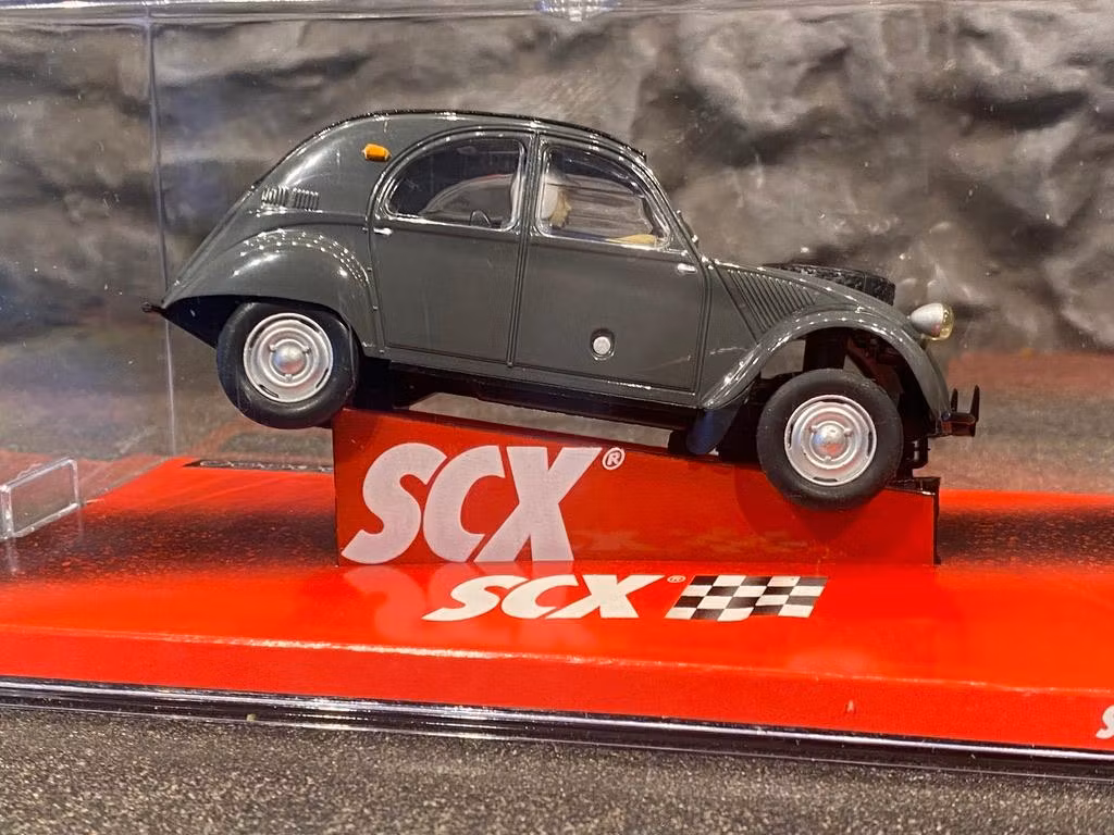 Skala 1/32 Analog SCX Bil till Bilbana: Citroen 2 CV