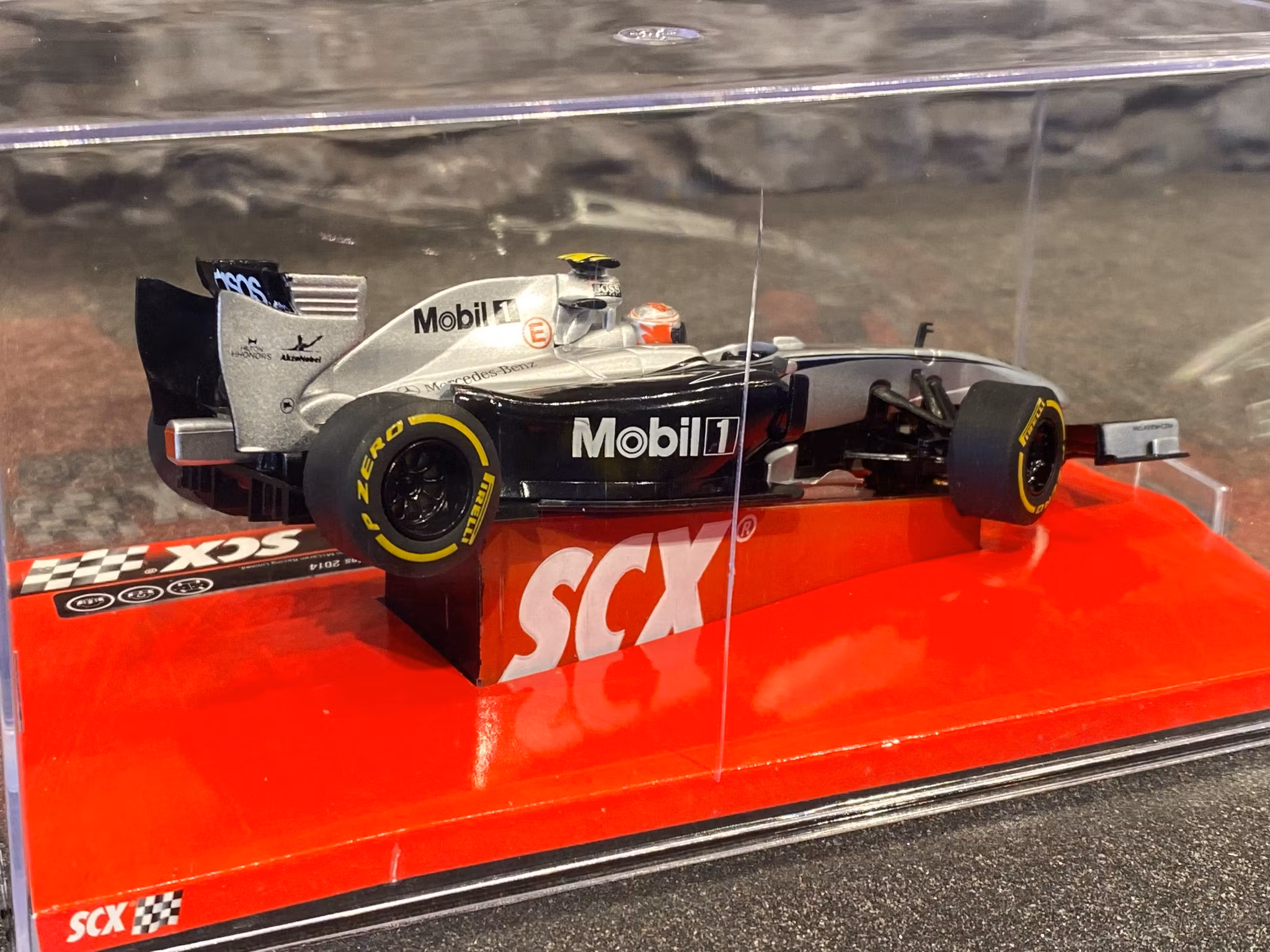 Skala 1/32 Analog SCX Bil till Bilbana: F1 McLaren Mercedes 2014