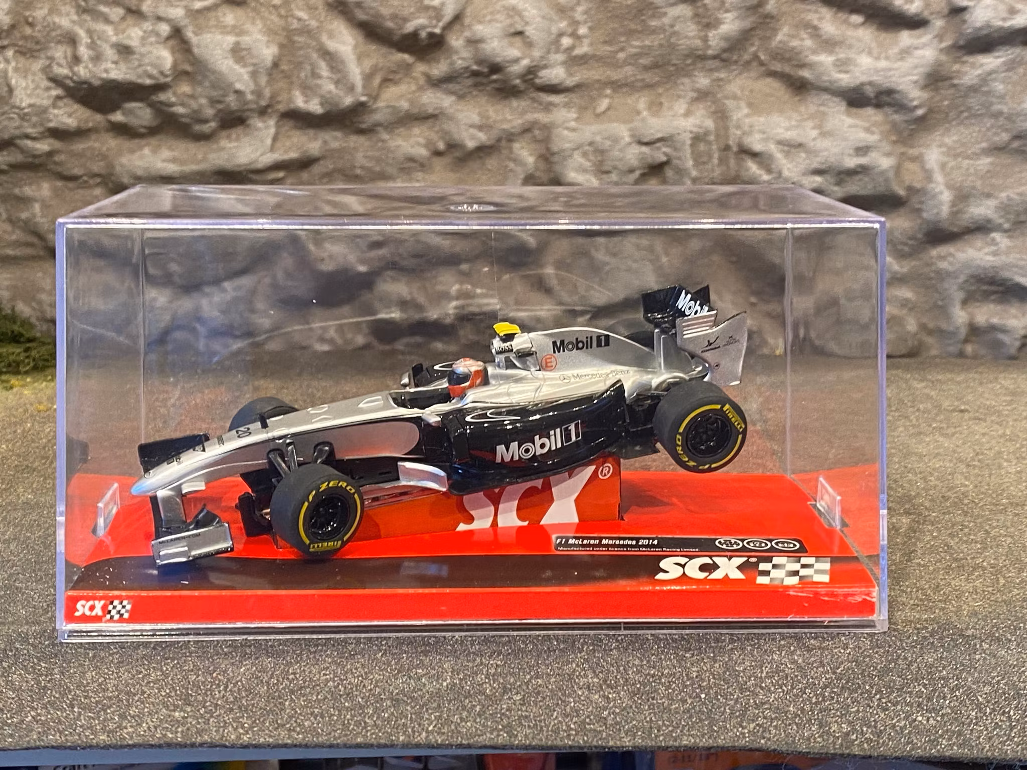 Skala 1/32 Analog SCX Bil till Bilbana: F1 McLaren Mercedes 2014