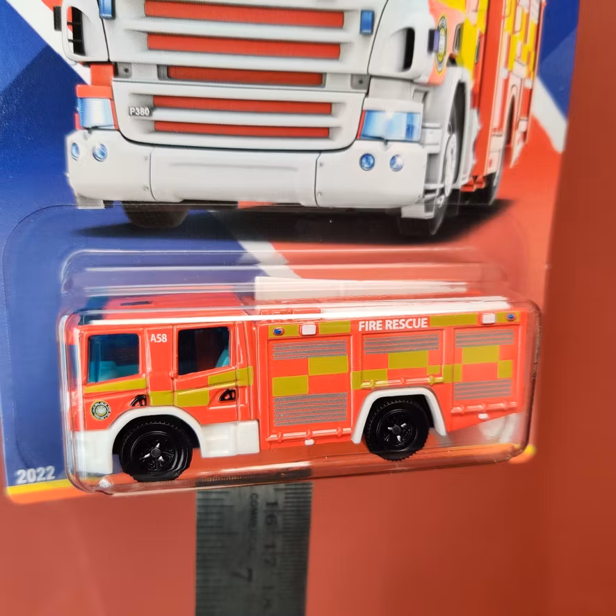 Skala 1/64 MATCHBOX - UK - SCANIA P360 Fire Truck