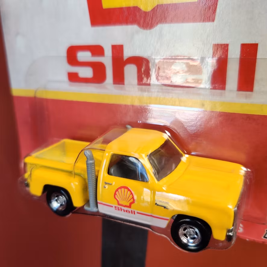 Skala 1/64 HOT WHEELS Premium - SHELL - DODGE LITTLE RED EXPRESS (1978)