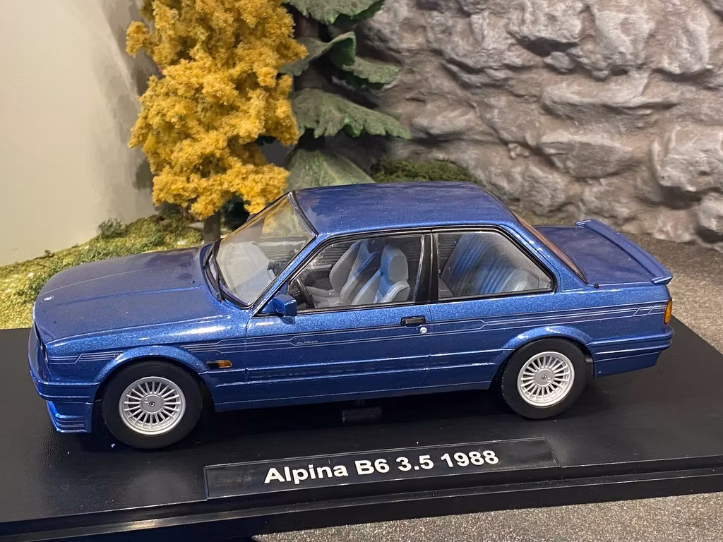 Skala 1/18 Alpina B6 3,5 1988 (BMW E30) från KK-scale