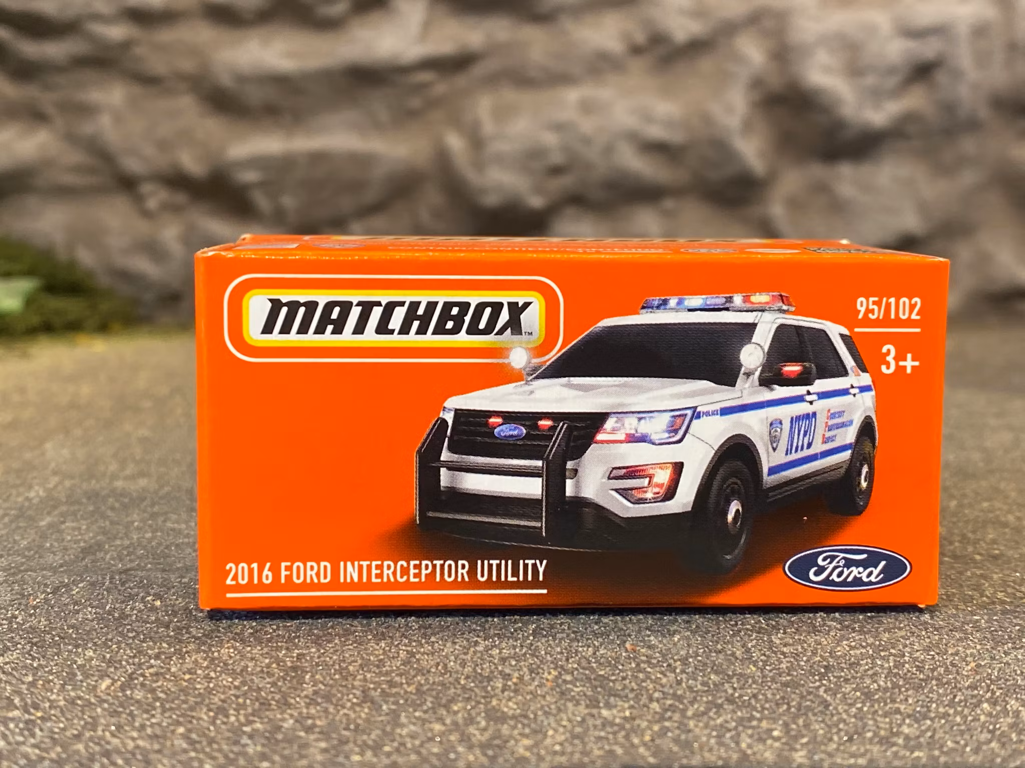 Skala 1/64 Matchbox - Ford Interceptor Utility 2016'