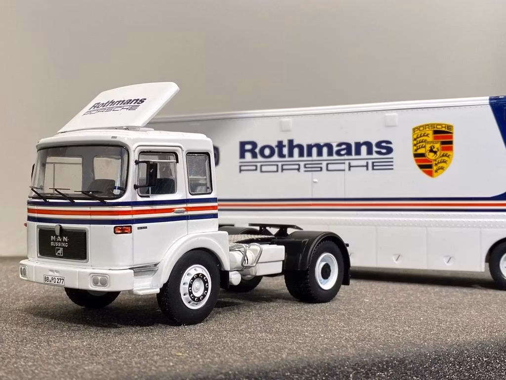 Skala 1/43 MAN Büssing Racing Transporter "Rothmans Porsche" fr IXO models