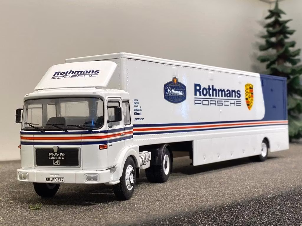 Skala 1/43 MAN Büssing Racing Transporter "Rothmans Porsche" fr IXO models