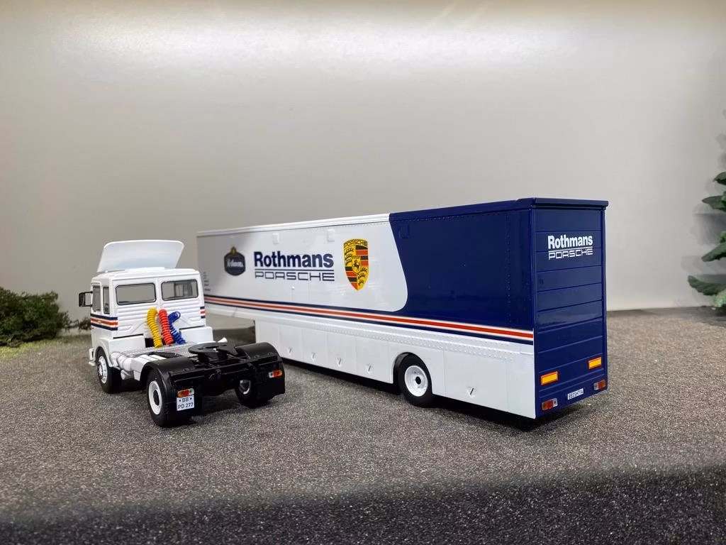 Skala 1/43 MAN Büssing Racing Transporter "Rothmans Porsche" fr IXO models