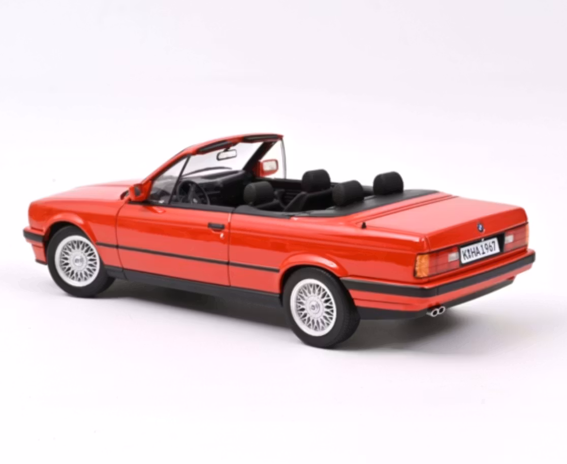 Skala 1/18 Snygg BMW 318i 91' E30 Cabriolet fr Norev