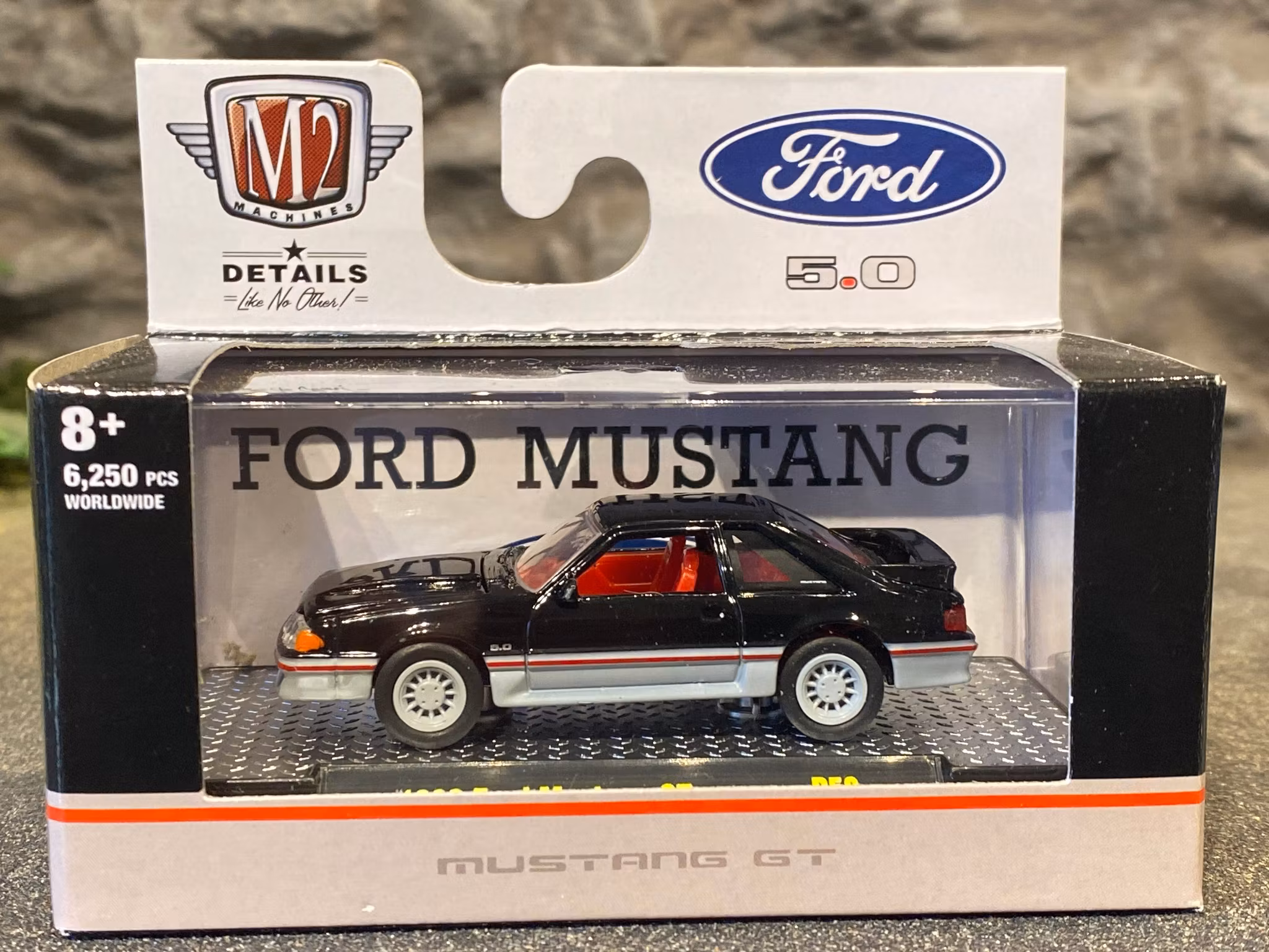 Skala 1/64 Ford Mustang GT 88' fr M2