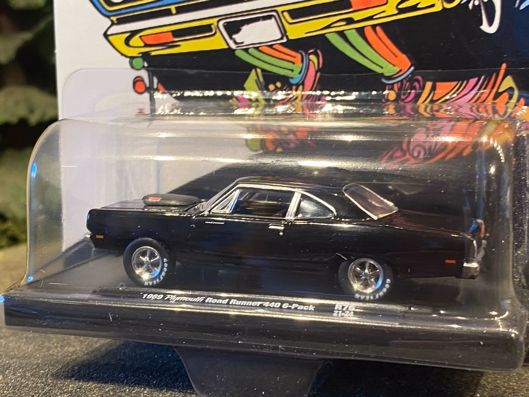 Skala 1/64 Plymouth Road Runner 440 6-pack 69' fr M2