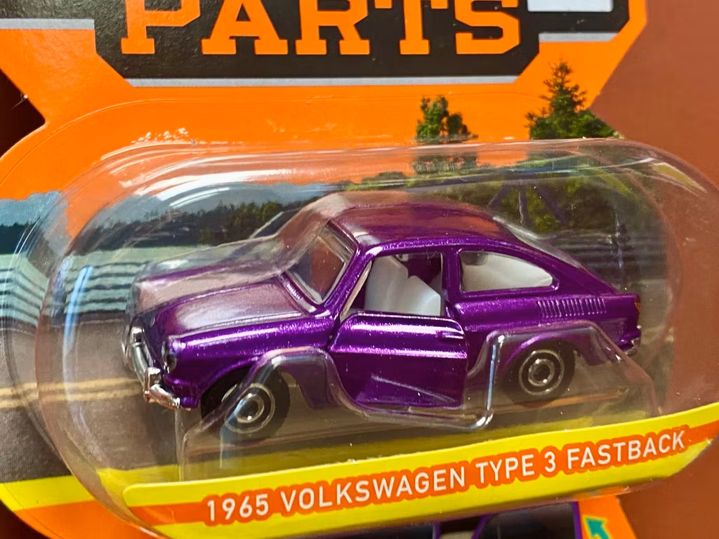 Skala 1/64 Matchbox "Moving parts" - Volkswagen Typ 3 Fastback