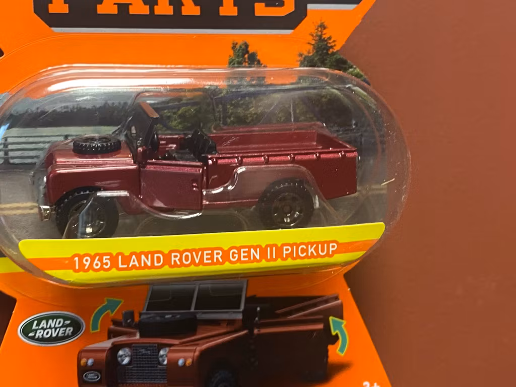 Skala 1/64 Matchbox "Moving parts" - Land Rover Pickup Gen II 65'