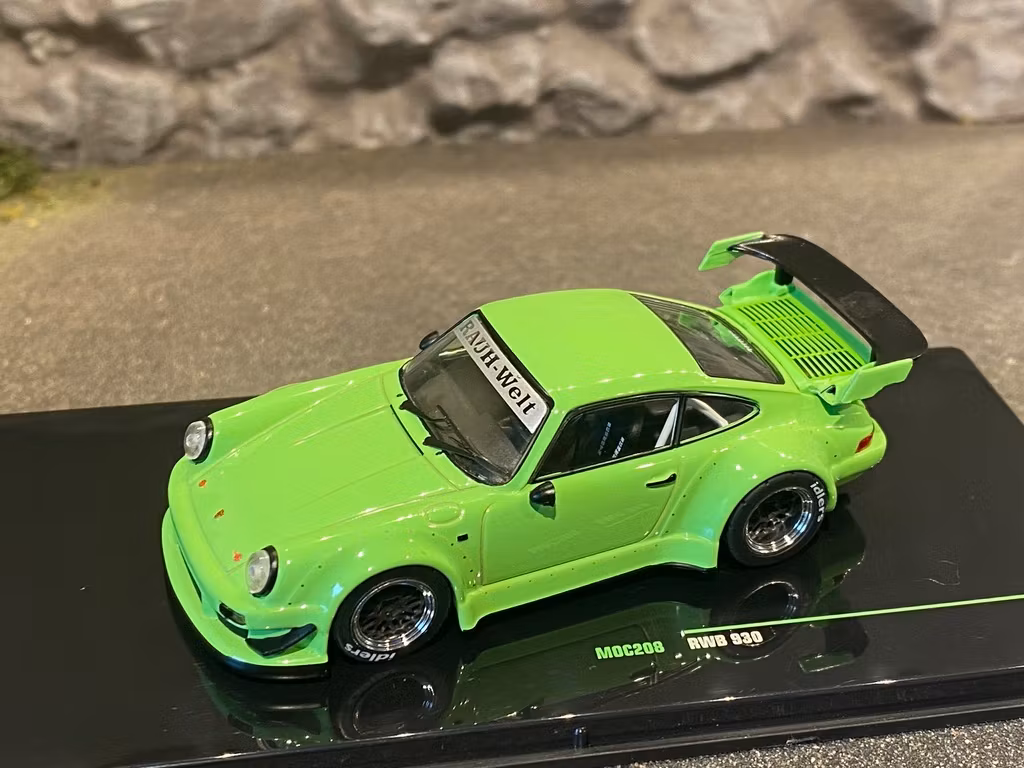 Skala 1/43 Porsche 911 (930) RWB Grön från IXO Models