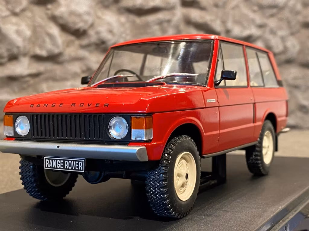 Skala 1/24 Range Rover från WhiteBox