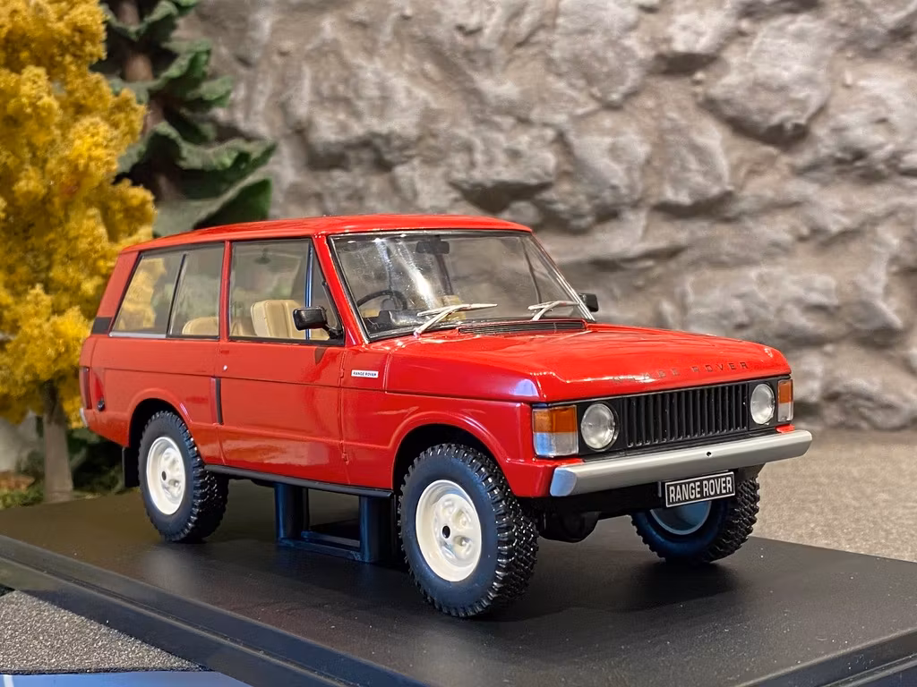 Skala 1/24 Range Rover från WhiteBox