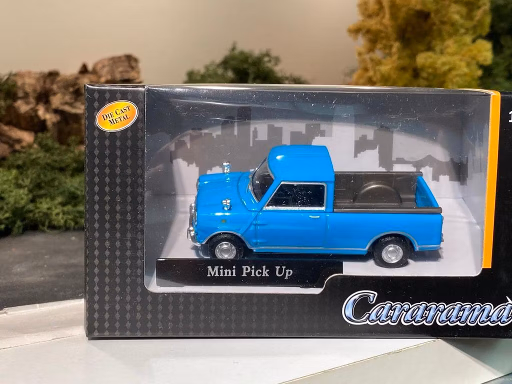 Skala 1/43 - MINI Pick Up från Cararama