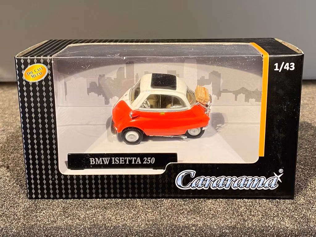 Skala 1/43 BMW Isetta 250 från Cararama
