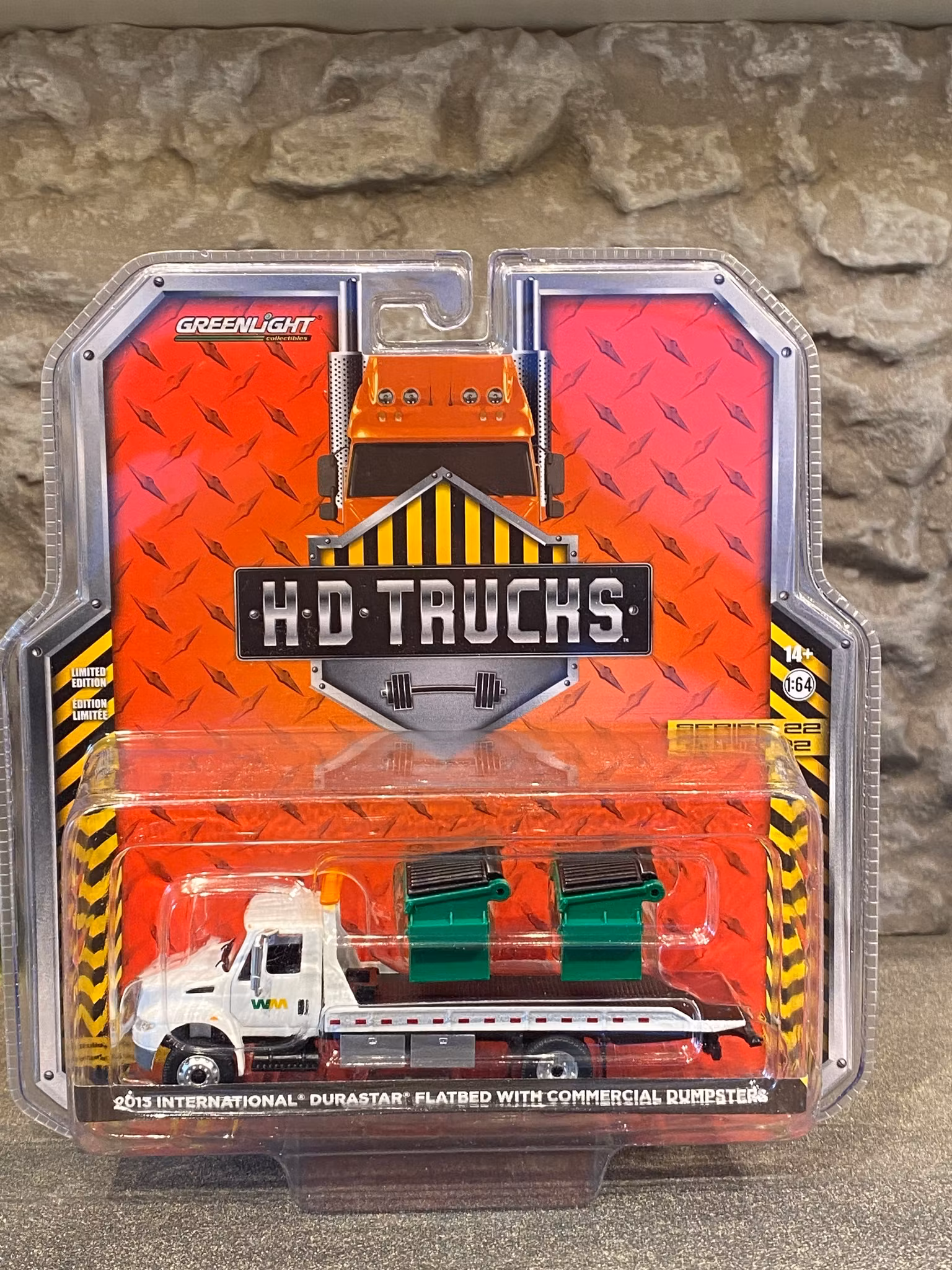 Skala 1/64 International Durastar m flak & 2 sopcontainers fr Greenlight