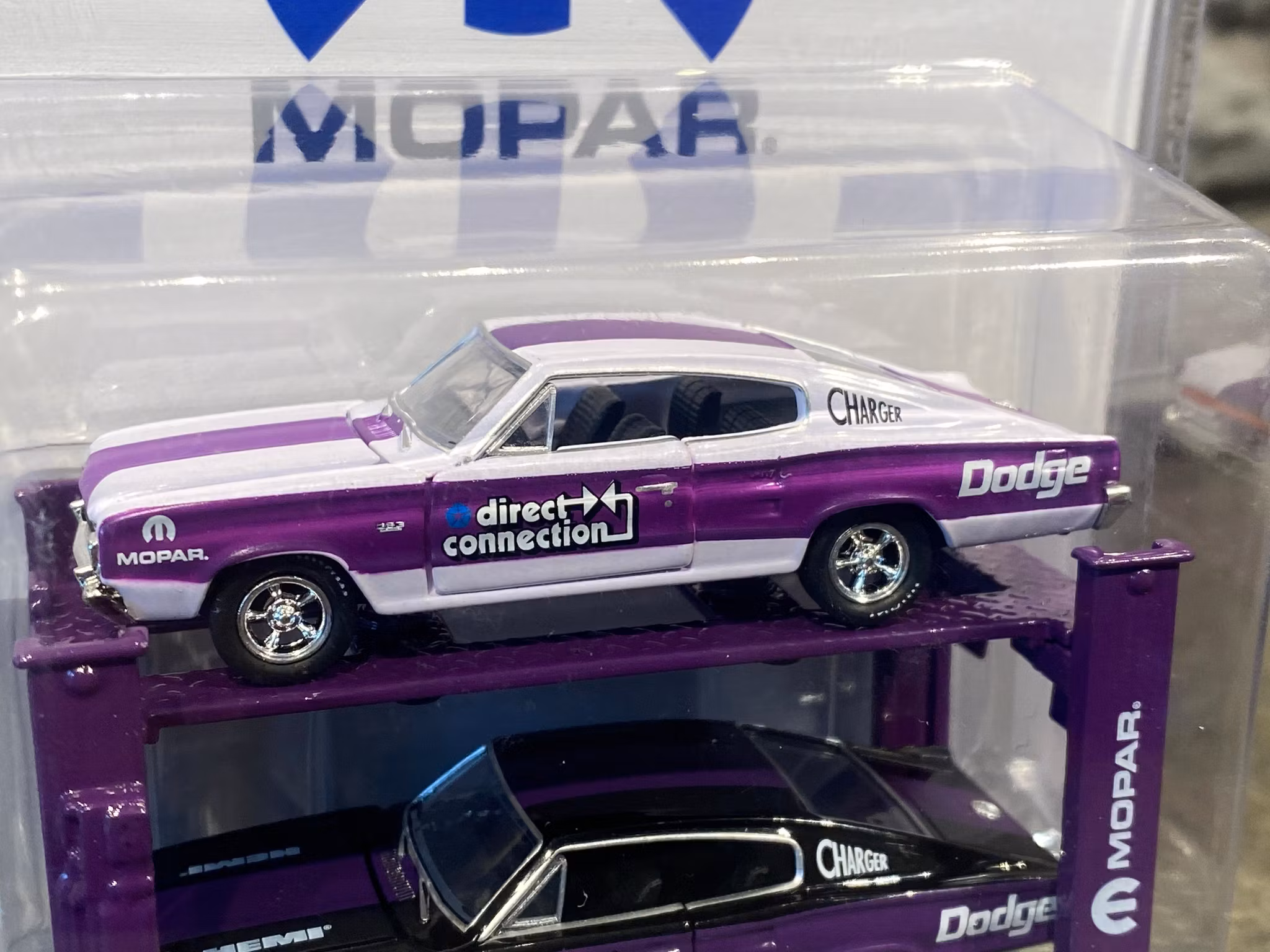 Skala 1/64 2-pack med fypelarlift Dodge Charger HEMI 66'' fr M2