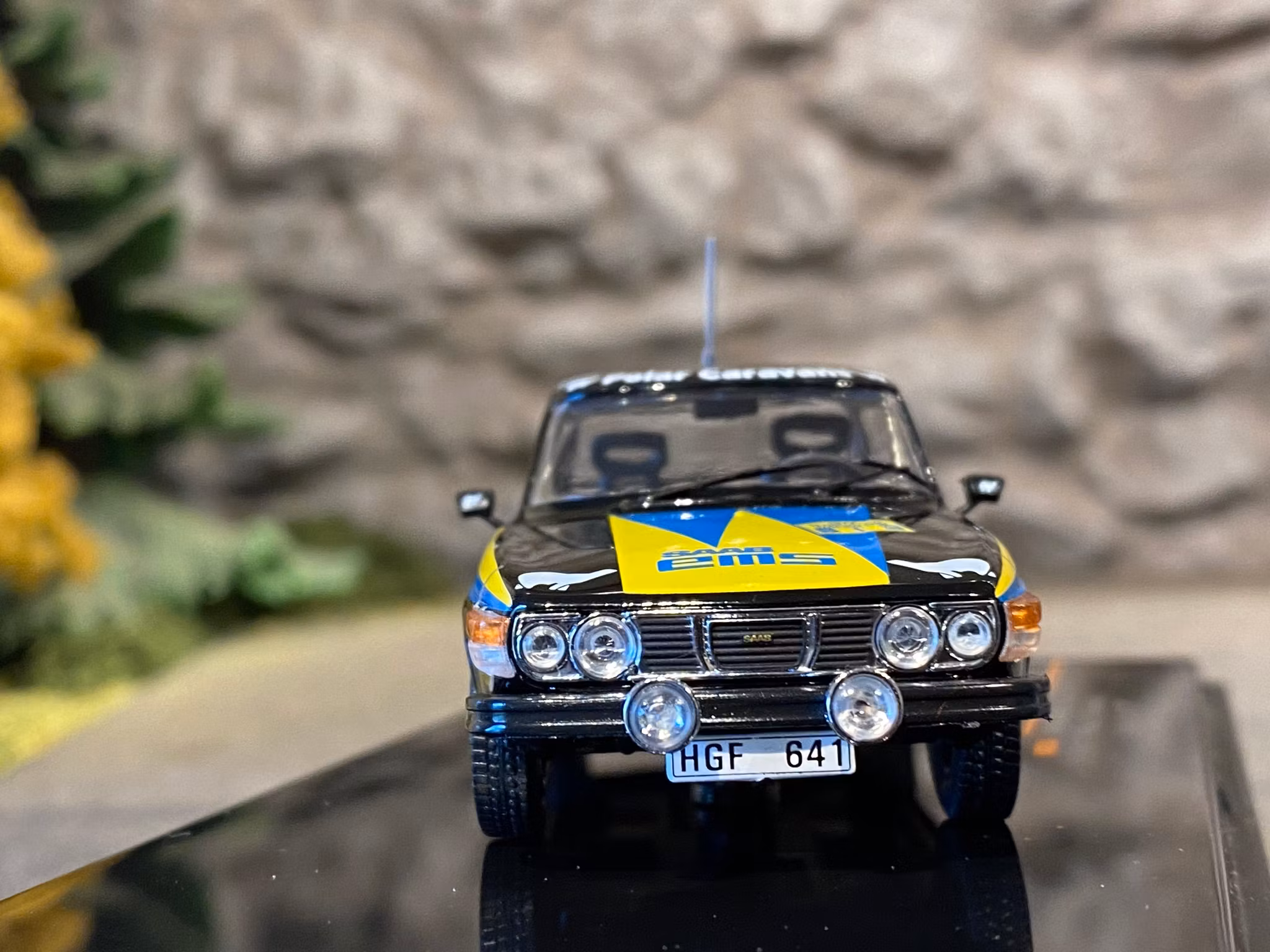 Skala 1/43 SAAB 99 EMS #1 77' Svenska Rallyt, P Eklund, B Cederberg fr IXO Models