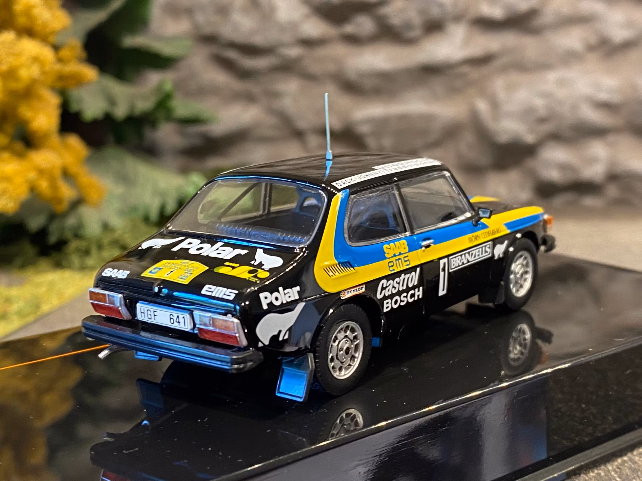 Skala 1/43 SAAB 99 EMS #1 77' Svenska Rallyt, P Eklund, B Cederberg fr IXO Models