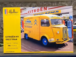 Skala 1/24 Citroën HY 1957/1964 från Heller