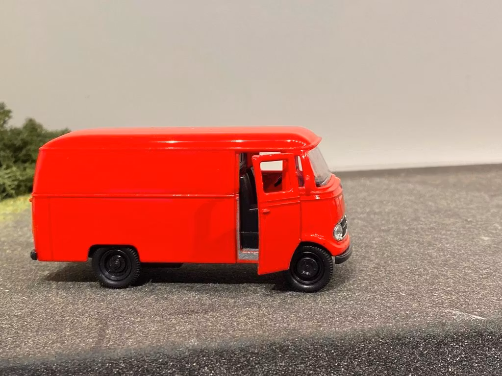 Skala 1/34 - 1/39 Mercedes Benz L319 från Nex models / Welly