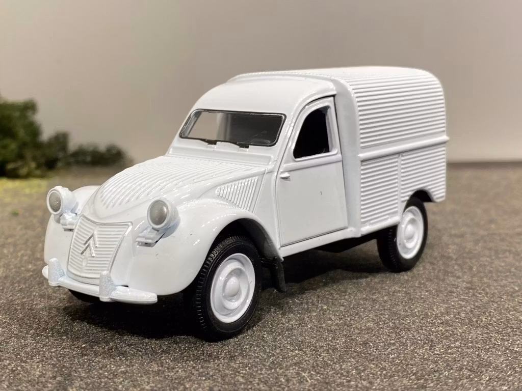 Skala 1/34 - 1/39  Citroen 2CV Fourgonnette från Nex models / Welly