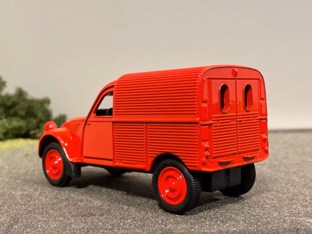 Skala 1/34 - 1/39  Citroen 2CV Fourgonnette från Nex models / Welly