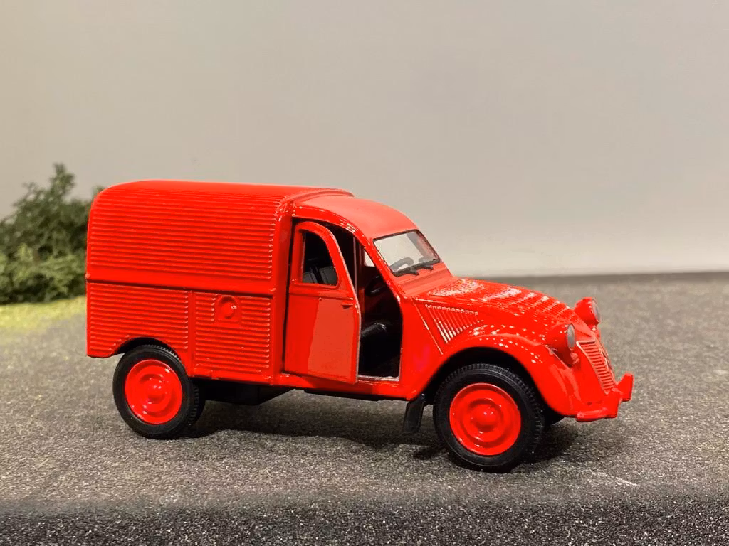 Skala 1/34 - 1/39  Citroen 2CV Fourgonnette från Nex models / Welly