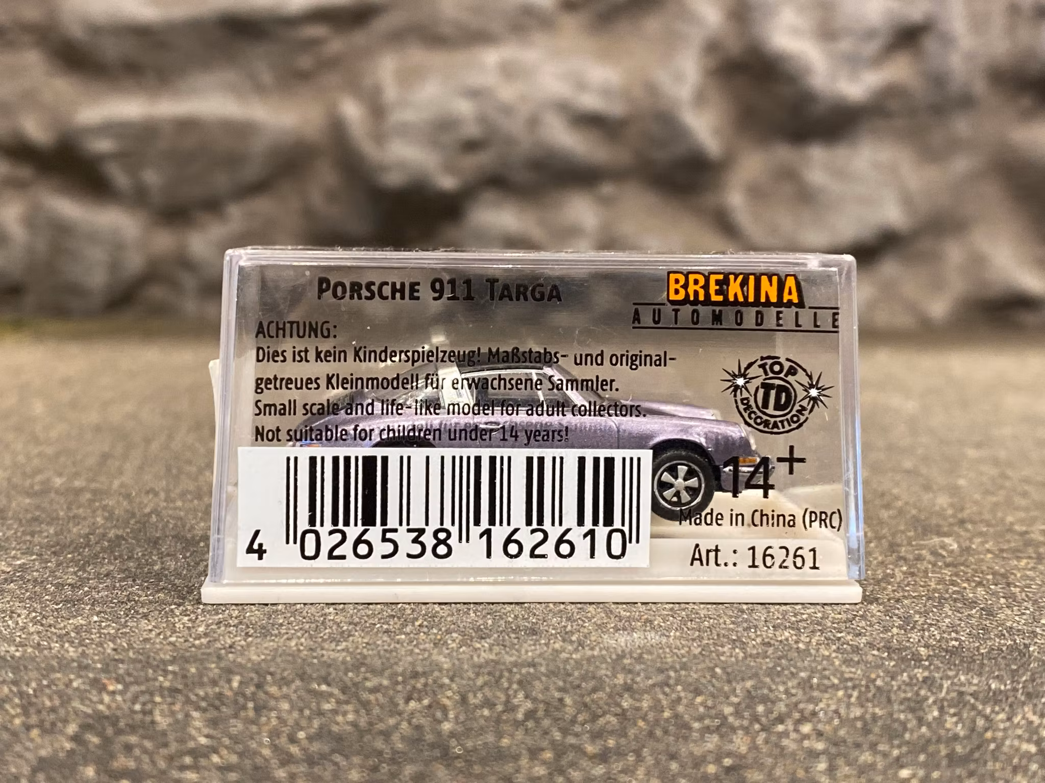 Skala 1/87 Porsche 911 Targa 76' Lilametallic från Brekina