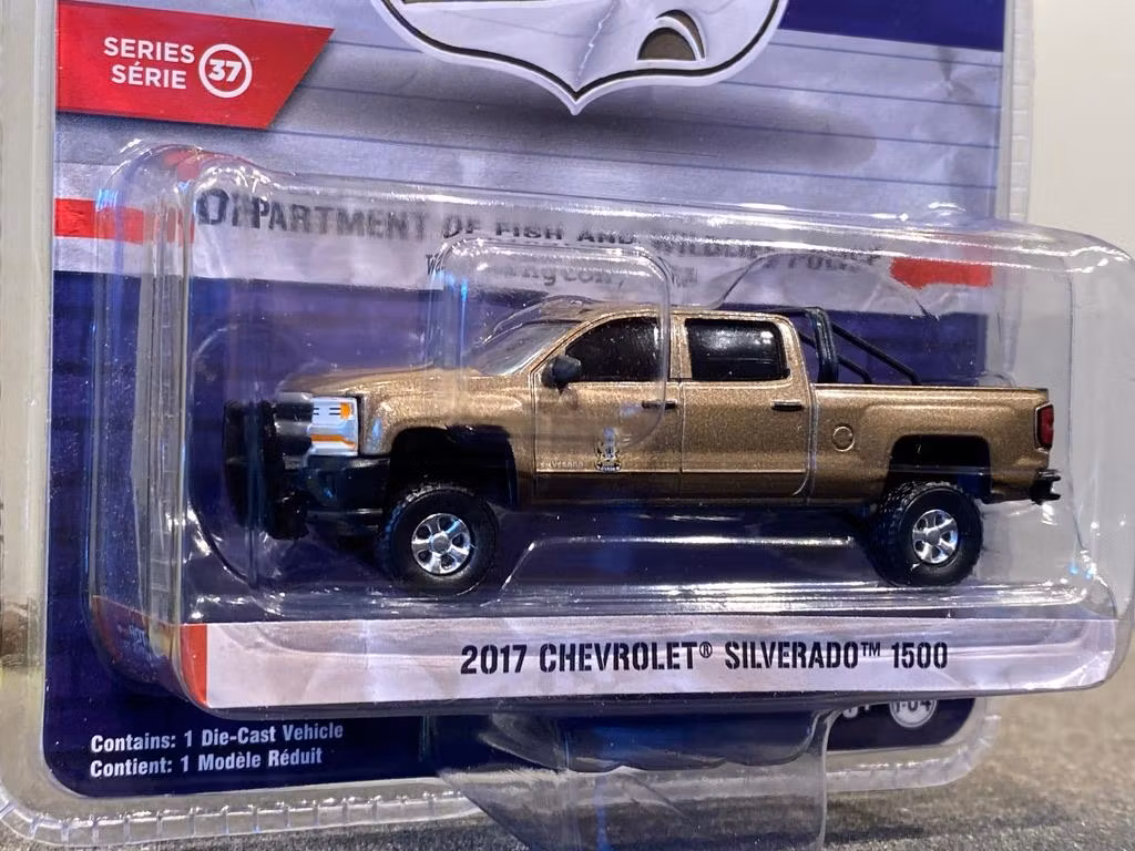 Skala 1/64 Chevrolet Silverado 1500 17' "Hot Pursuit" från Greenlight