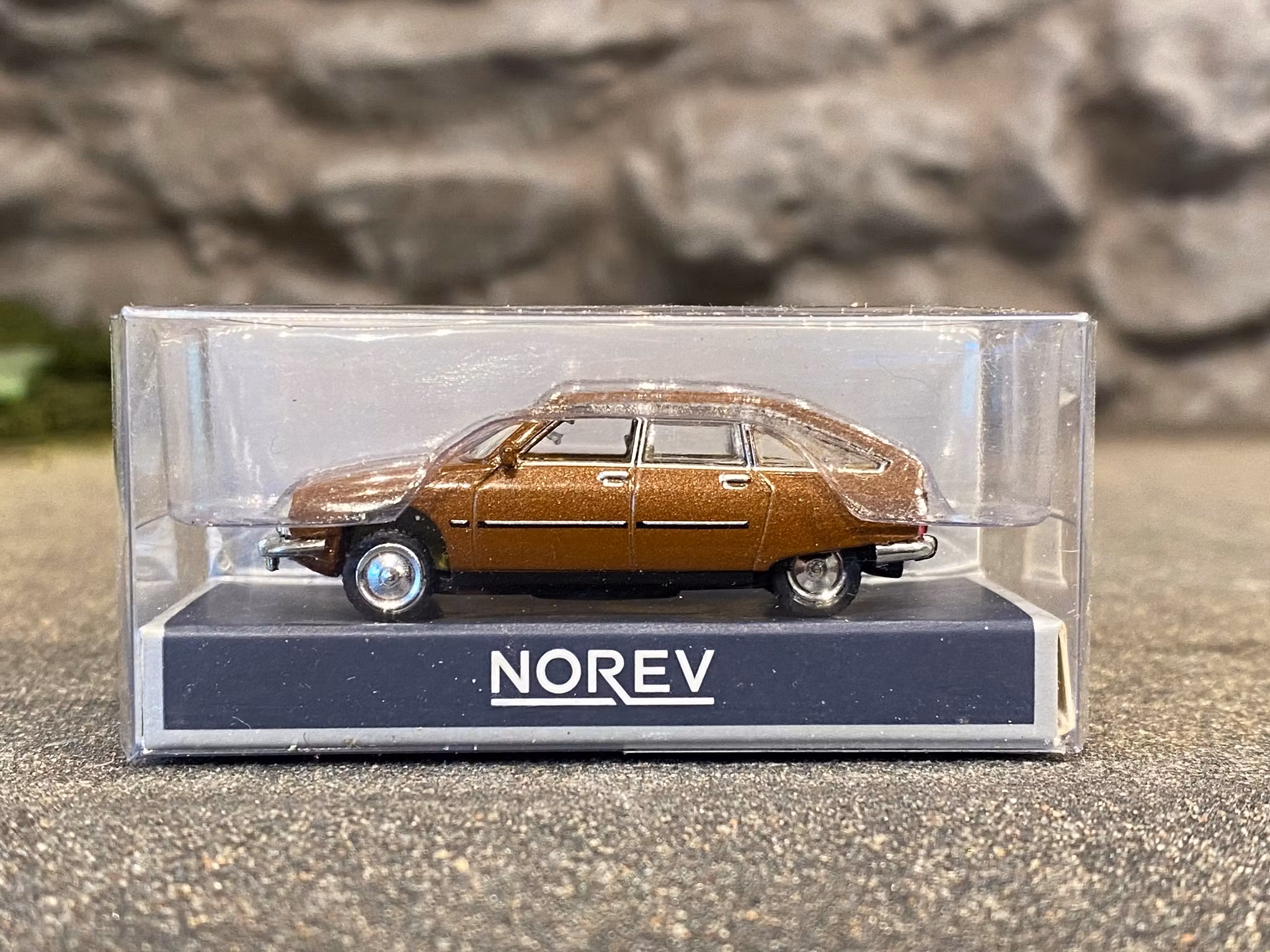 Skala 1/87 h0, Citroen GS Pallas 1978' Brun metallic från Norev