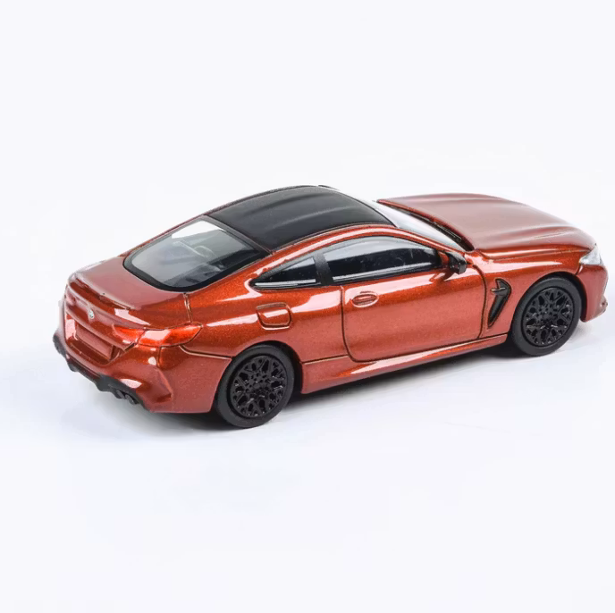 Skala 1/64 BMW M8 Coupe Montegi röd fr Para 64