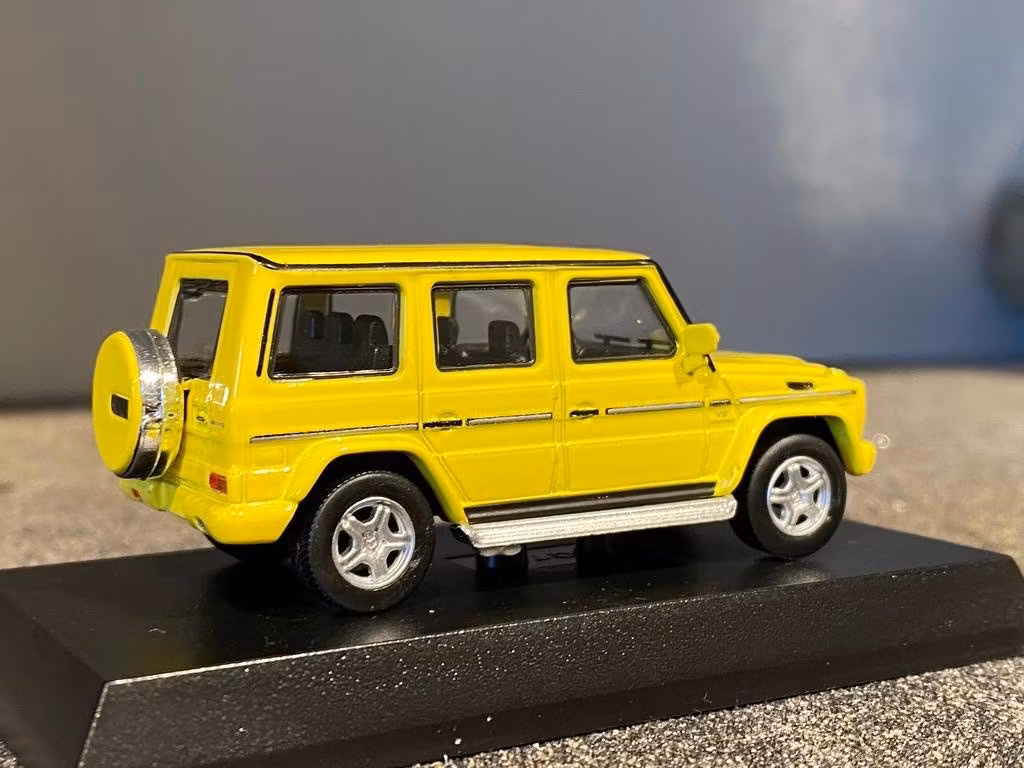 Skala 1/64 Mercedes-Benz G55 AMG, Gul fr KYOSHO