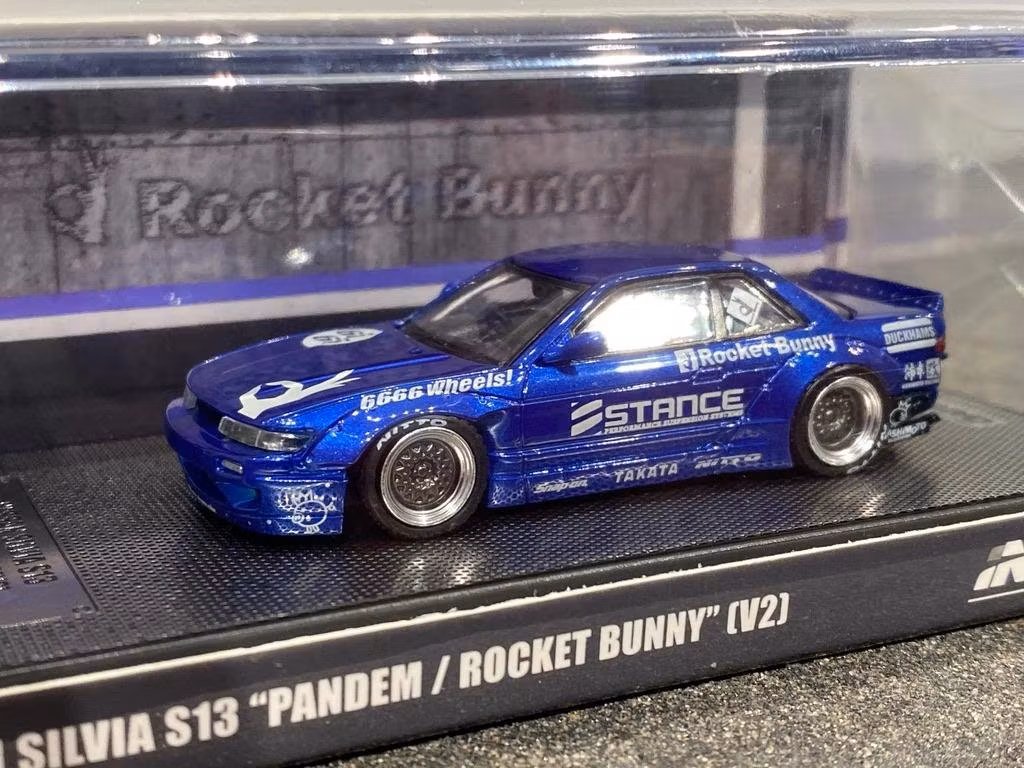 Skala 1/64 Nissan Silvia (S14) Rocket Bunny BOSS AERO blå fr Inno64