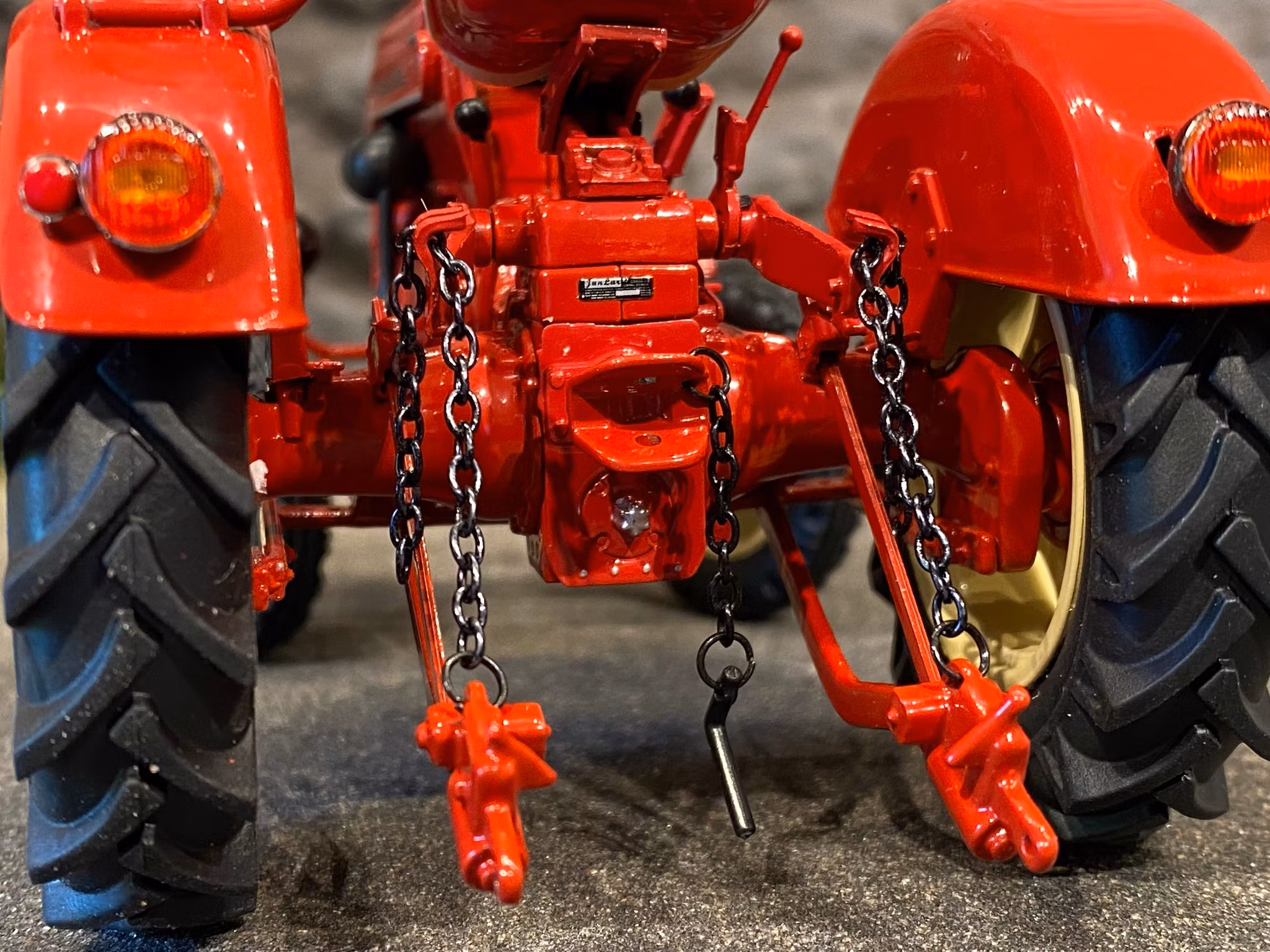 Skala 1/18 Otroligt väldetaljerad och fin Porsche Diesel Junior - Traktor fr Schuco