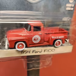 Skala 1/64 Ford F-100 54' Indian Motorcycle "Blue Collar Country" från Greenlight