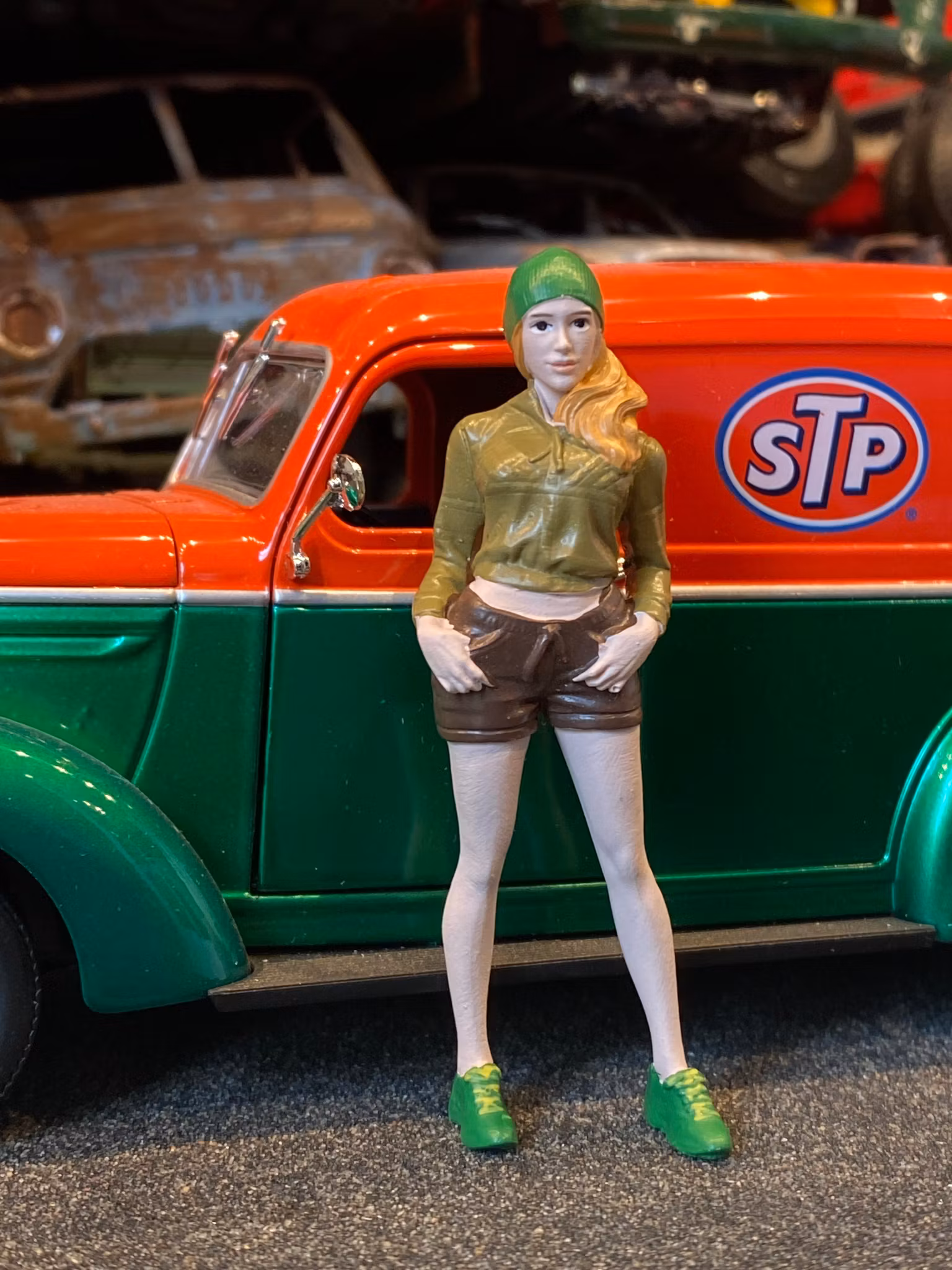 Skala 1/24 Kate gillar bilarna - American Diorama