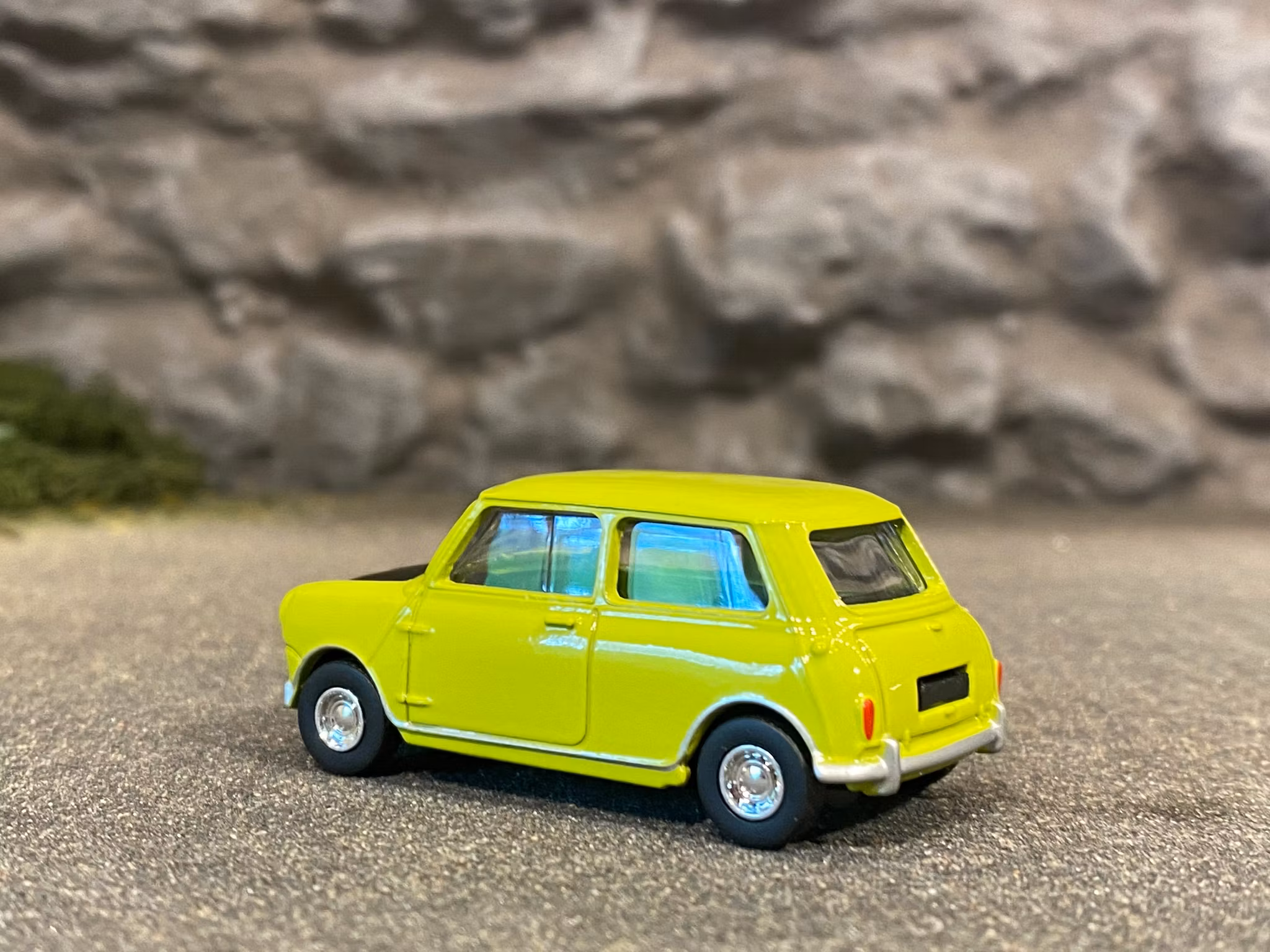Skala 1/64 Mini Cooper S 1963' Citrongrön (Gul(grön) & Svart, från NOREV