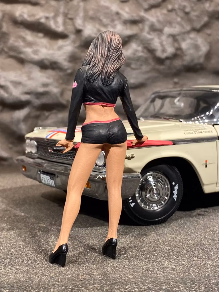 Skala 1/18 Marlene är redo med paraplyt - American Diorama