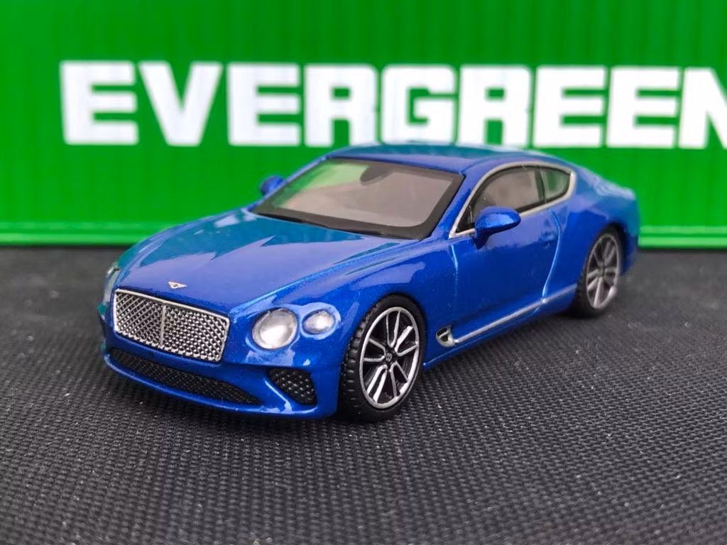 Skala 1/64 Otroligt fin Bentley Continental GT, Sequin blå från MINI GT