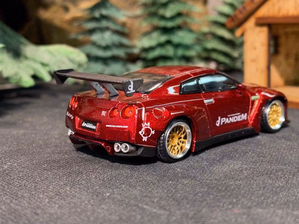 Skala 1/64 Nissan GT-R - från MINI GT - Högerstyrd