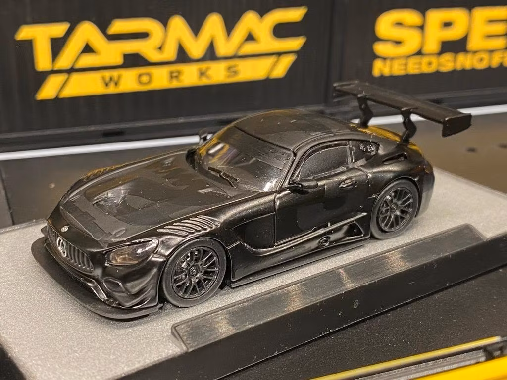 Skala 1/64 Mercedes-AMG GT3 #3 in black on black livery f TARMAC works