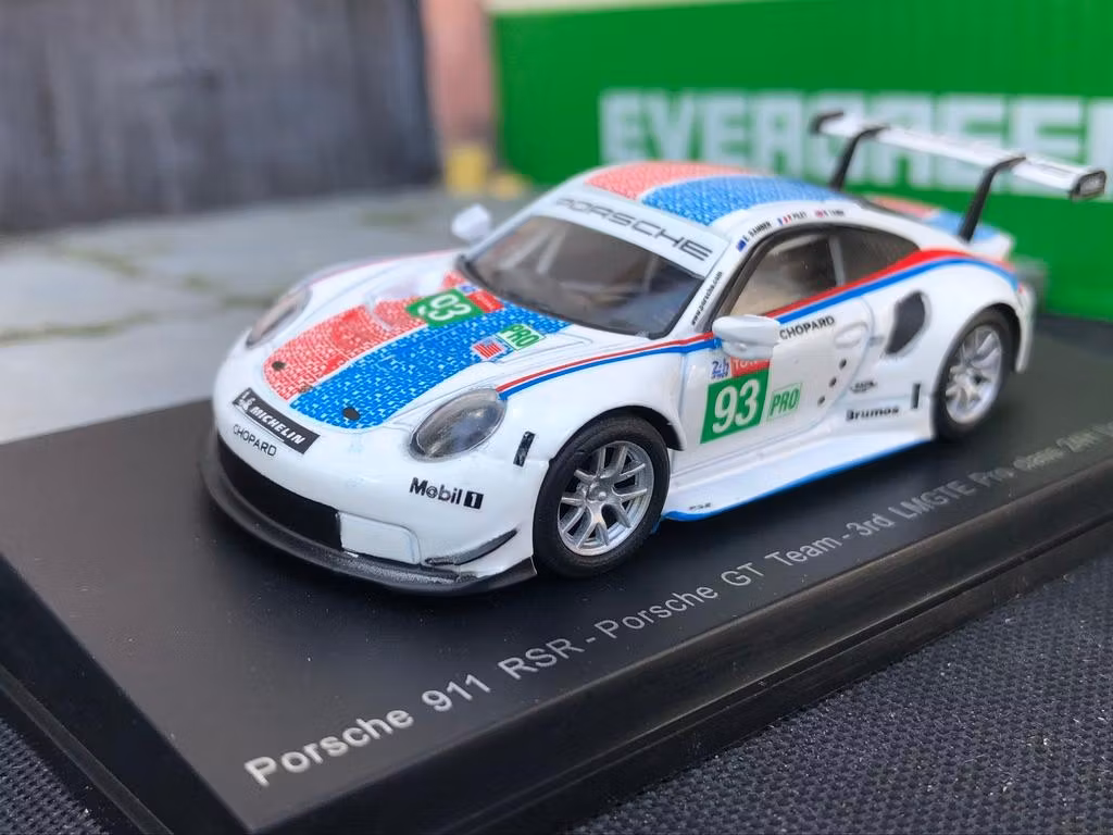 Skala 1/64 Porsche 911 RSR GT-Team Pro-class Le Mans 24H 2019 fr Sparky (SPARK)