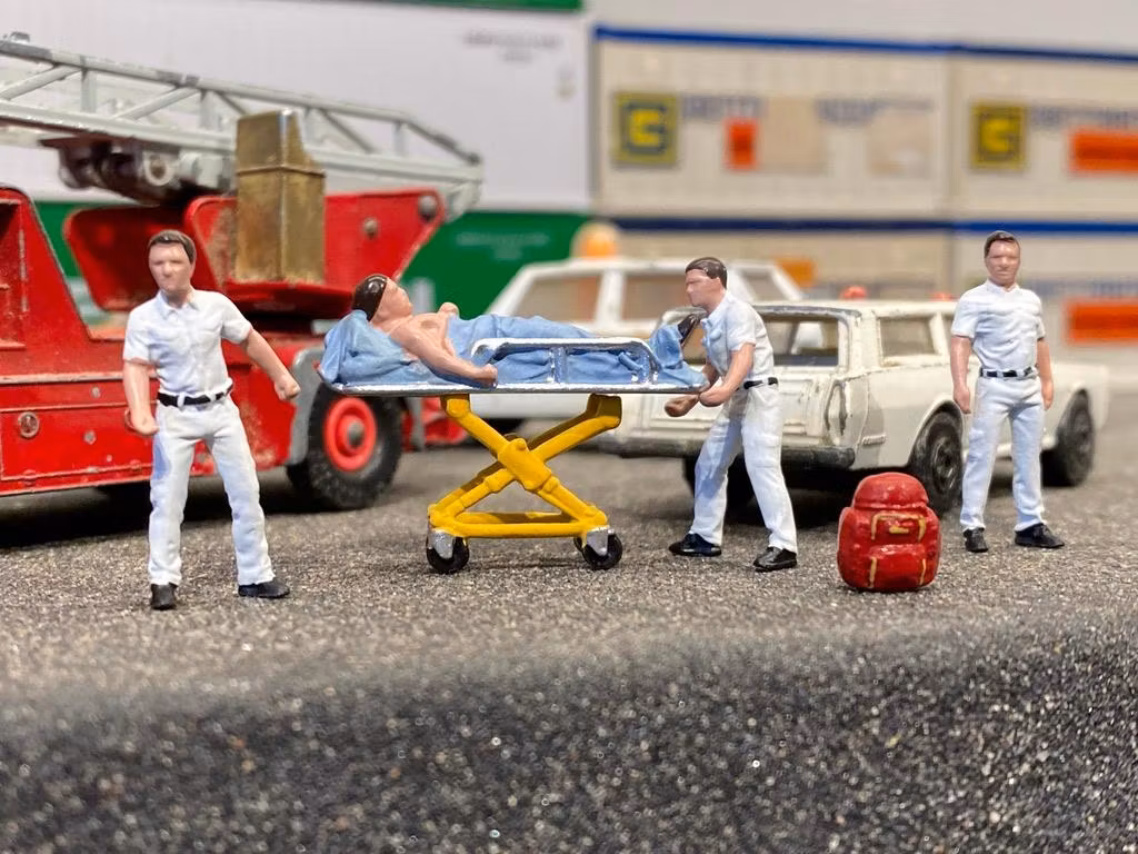 Skala 1/64 Figurer - Ambulans-personal + utr. Paramedic - American Diorama MiJo