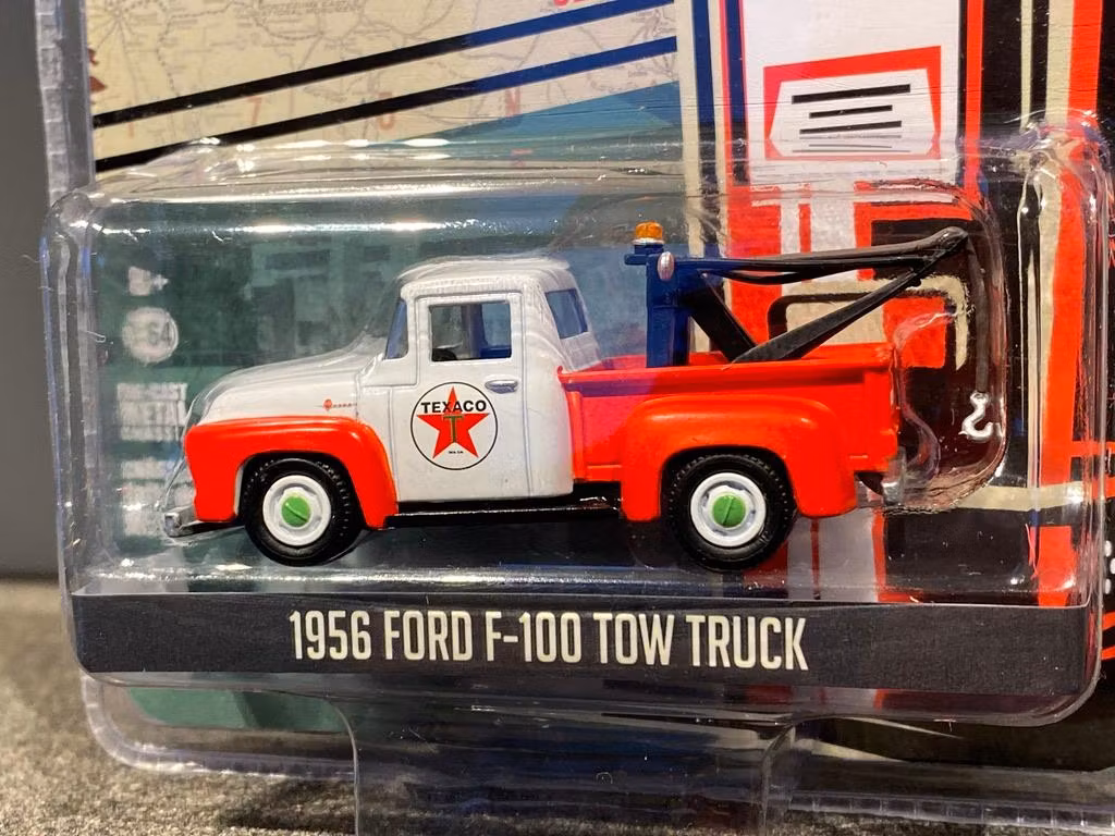 Skala 1/64 Ford F-100 Tow Truck 56' Texaco - Running on Empty fr Greenlight