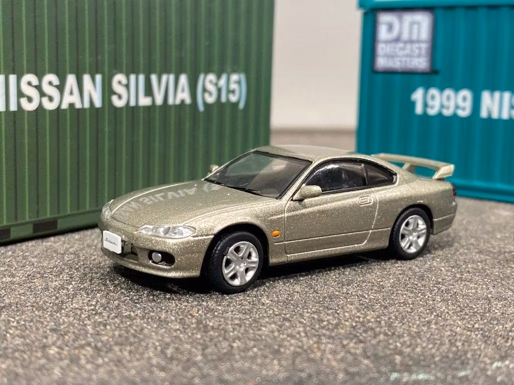 Skala 1/64 Nissan Silvia S15 silv 99' containers DM Diecast Masters BM Creations