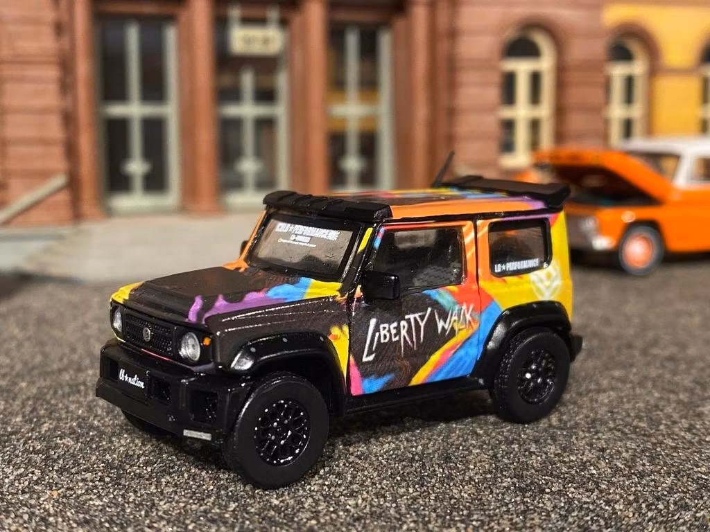 Skala 1/64 Suzuki Jimny "Liberty Walk" LBWK - DM Diecast Masters BM Creations
