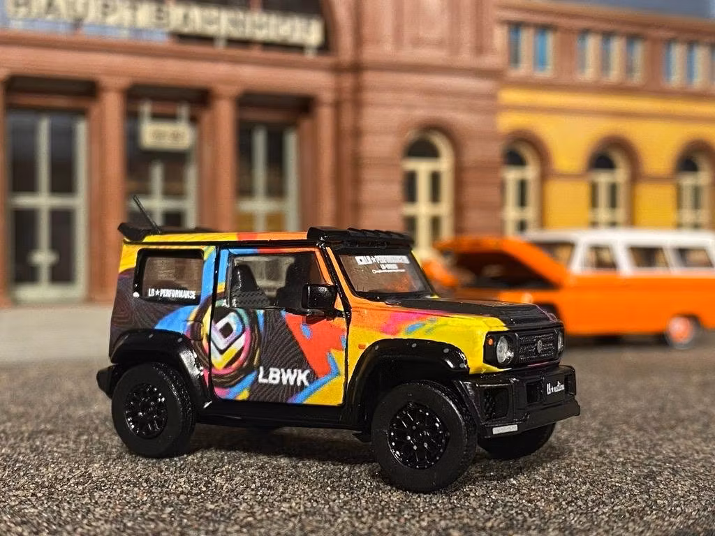 Skala 1/64 Suzuki Jimny "Liberty Walk" LBWK - DM Diecast Masters BM Creations