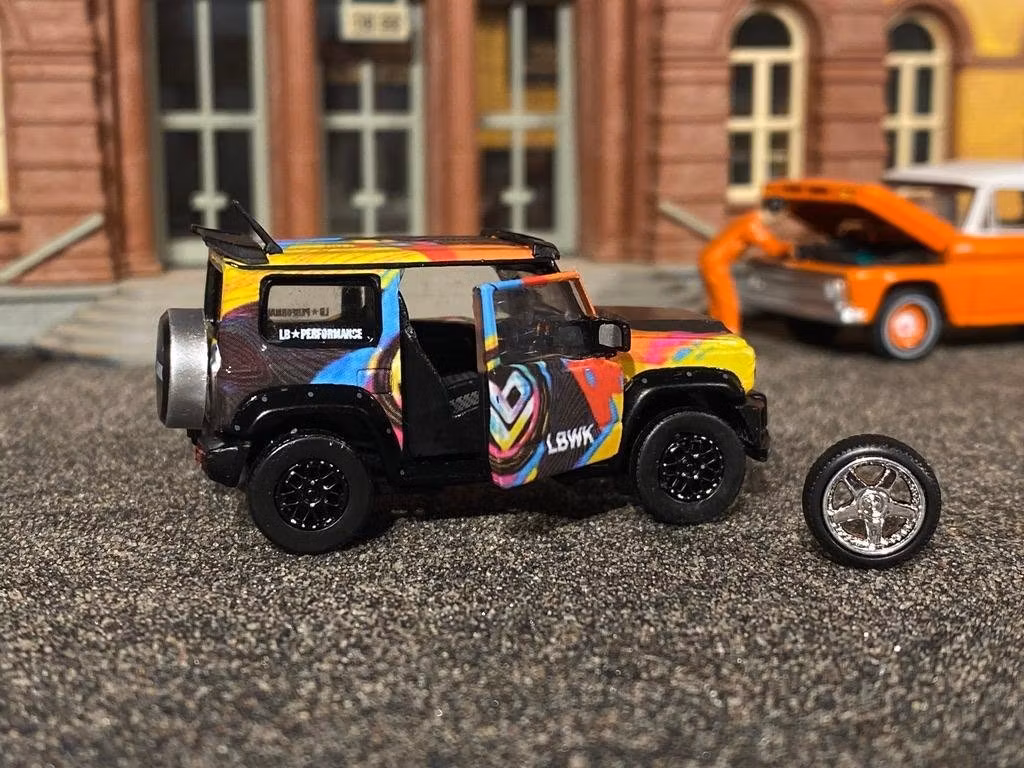 Skala 1/64 Suzuki Jimny "Liberty Walk" LBWK - DM Diecast Masters BM Creations